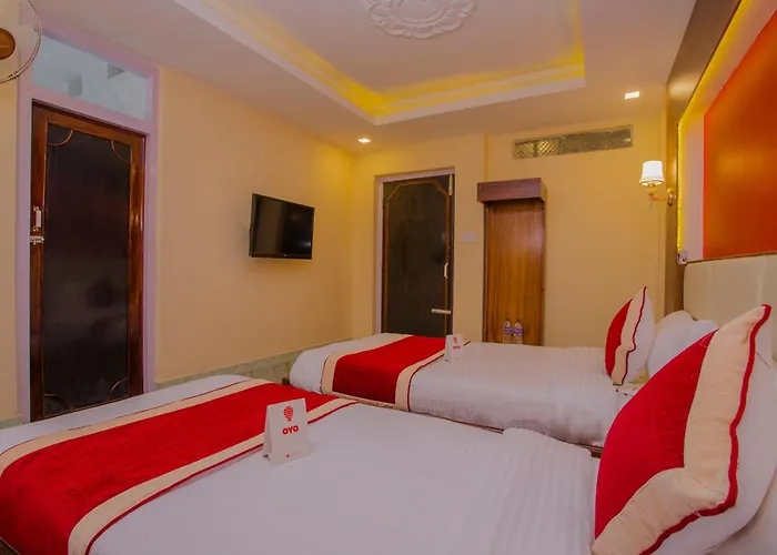 Oyo 160 Shraddha Palace Hotel 2*